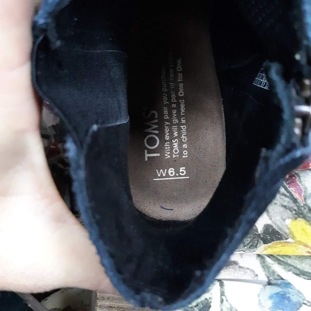 ¤ TOMS ¤ - Picture 4 of 4